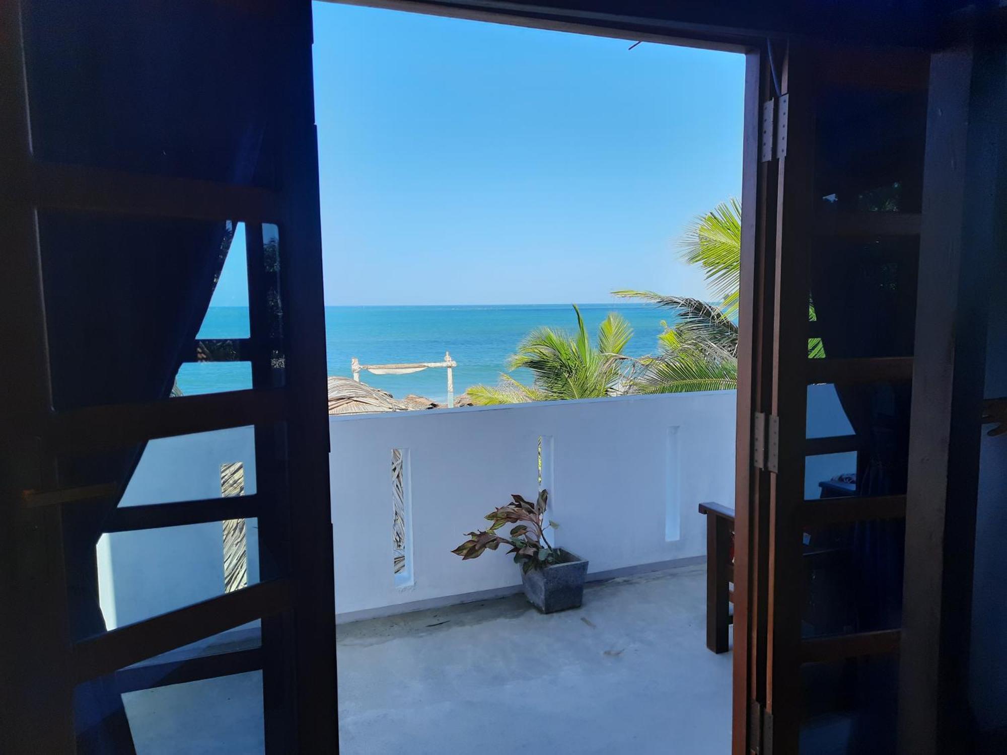 Feel the Waves Hotel Arugam Bay Buitenkant foto