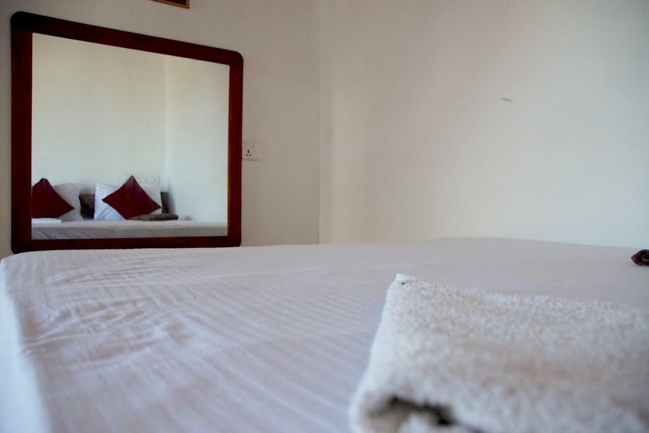 Feel the Waves Hotel Arugam Bay Buitenkant foto